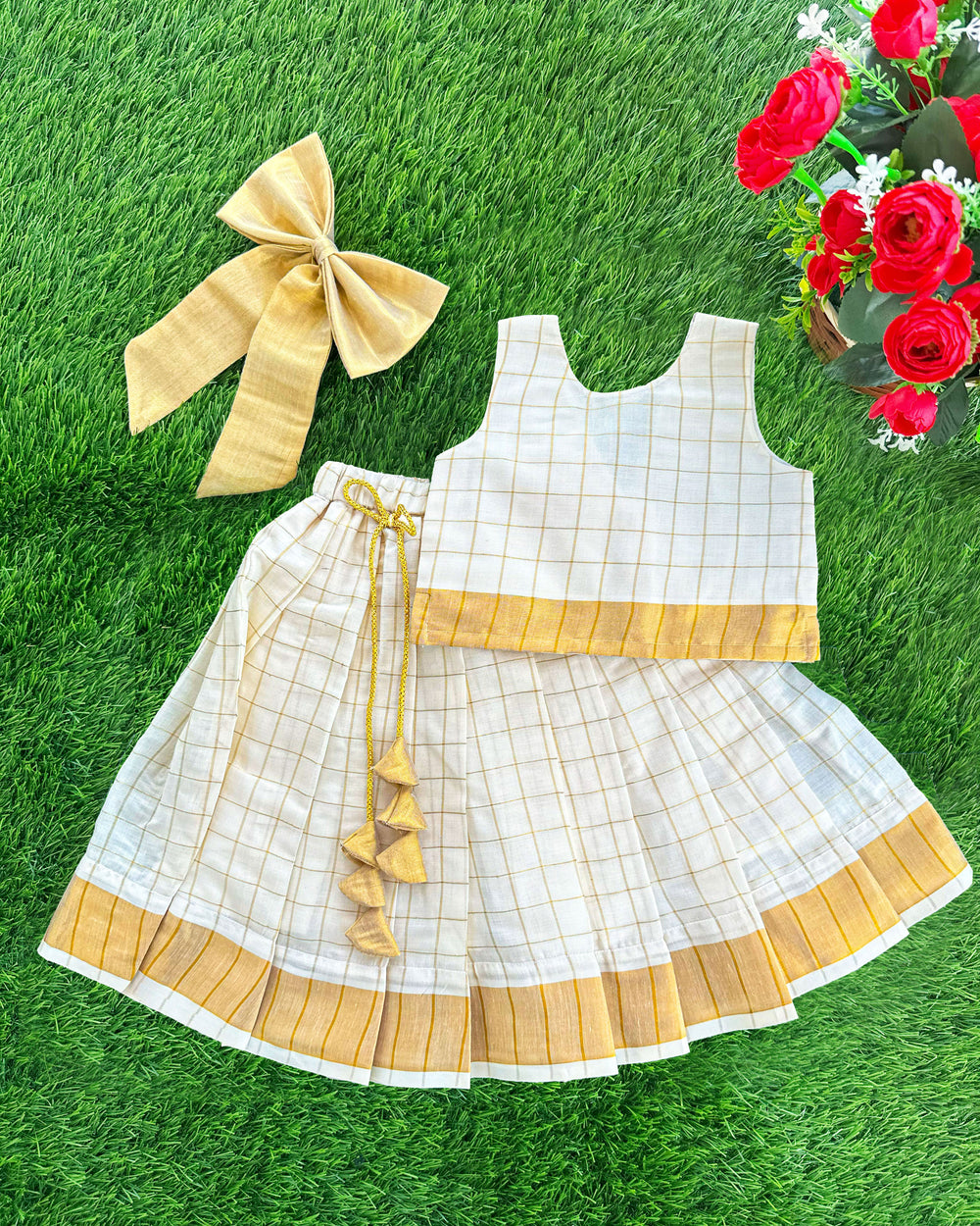 onam 024 | onam dresses for kids | stanwells kids | golden dresses | kasavu kerala dresses kids | noolukeettu dress for kids | nakshatra kids | a r handlooms | handloom dresses for kids | matching hanging bow