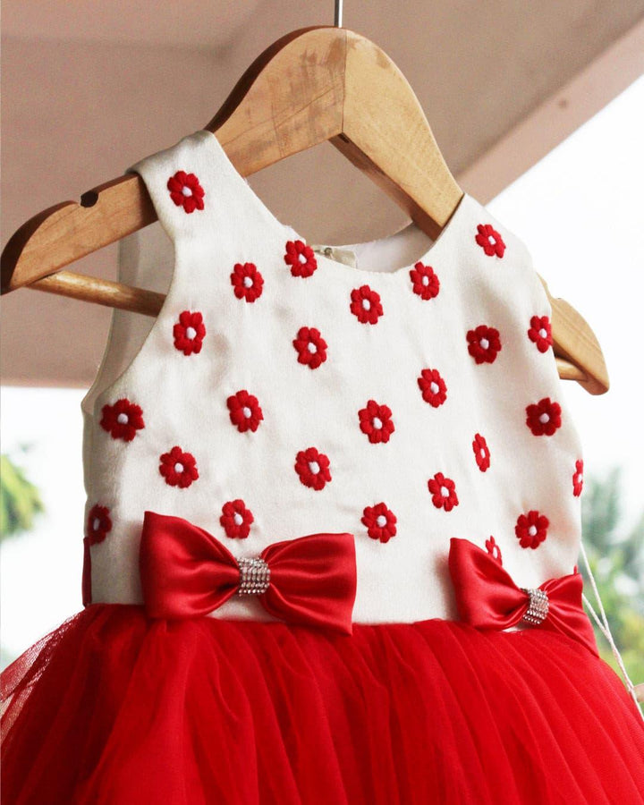 Red Colour Premium Thread Embroidery Frock.
Fabric: Bright Red mono net with premium same colour thread work detailing on the yoke portion  Beautifully designed outfit for Baby girls with smooth lining for co