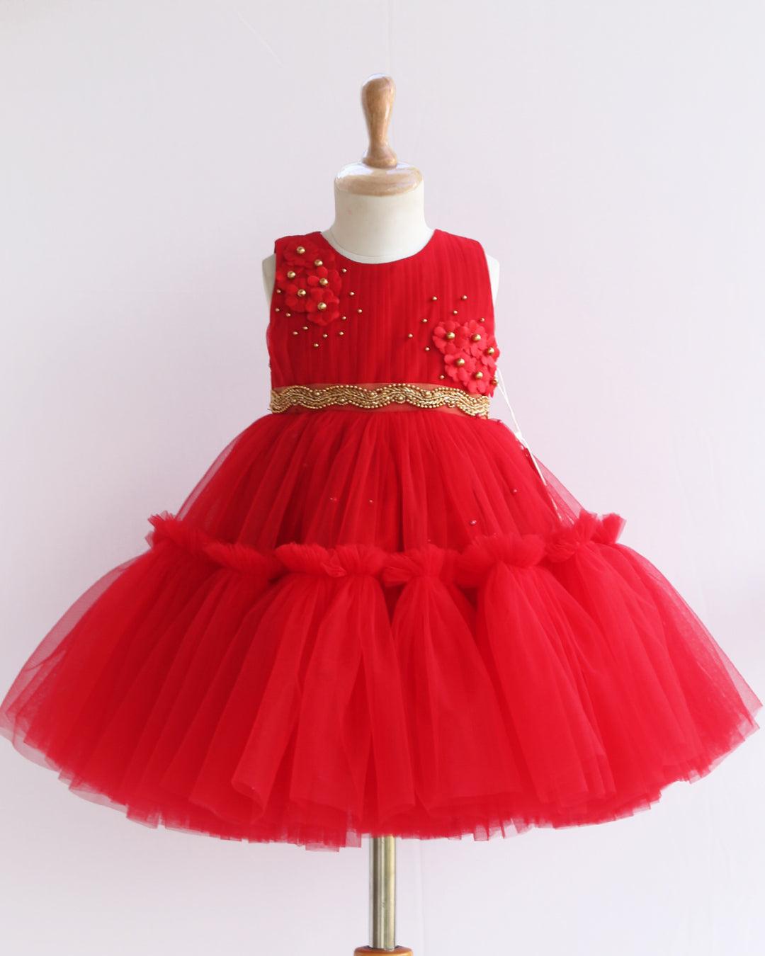 Red Shade Pleated Ruffled Layer Frock
Material: Red colour layered frock.Upper portion of the frock is done with pleated net and same colour. Cute flowers are attached on the both sides of the dress. Fo