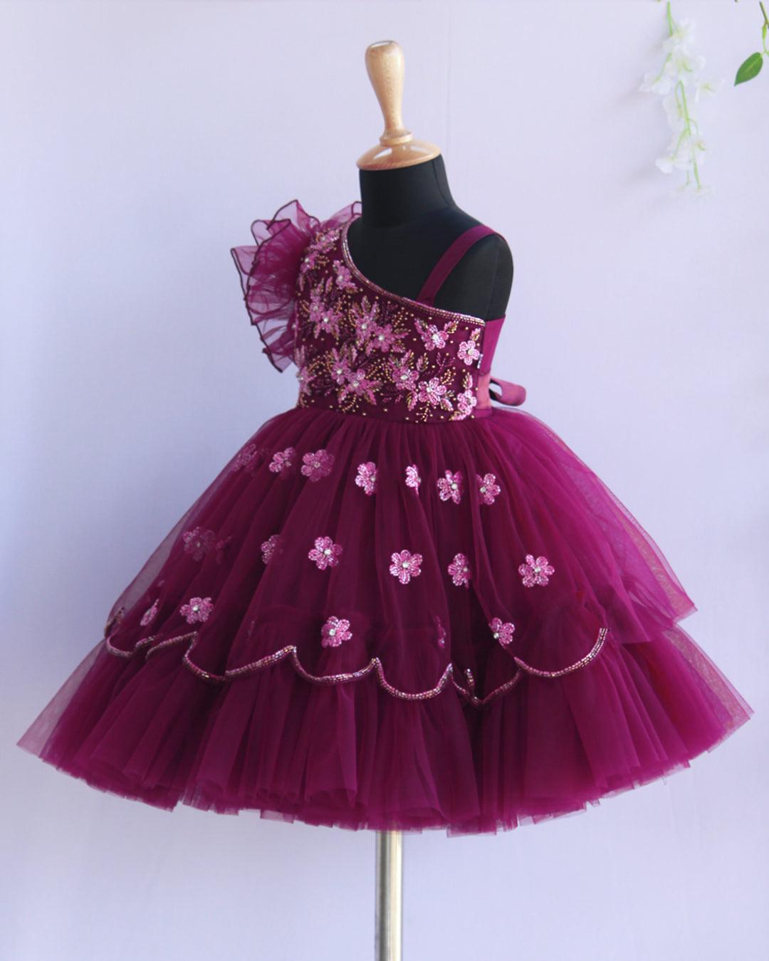 Purple Vine Shade Heavy Birthday Handwork Frock
Material: Purple vine colour Heavy party wear handwork frock. in the yoke portion pink and golden colour heavy cutbead handwork is done. skirt part is highlighted w